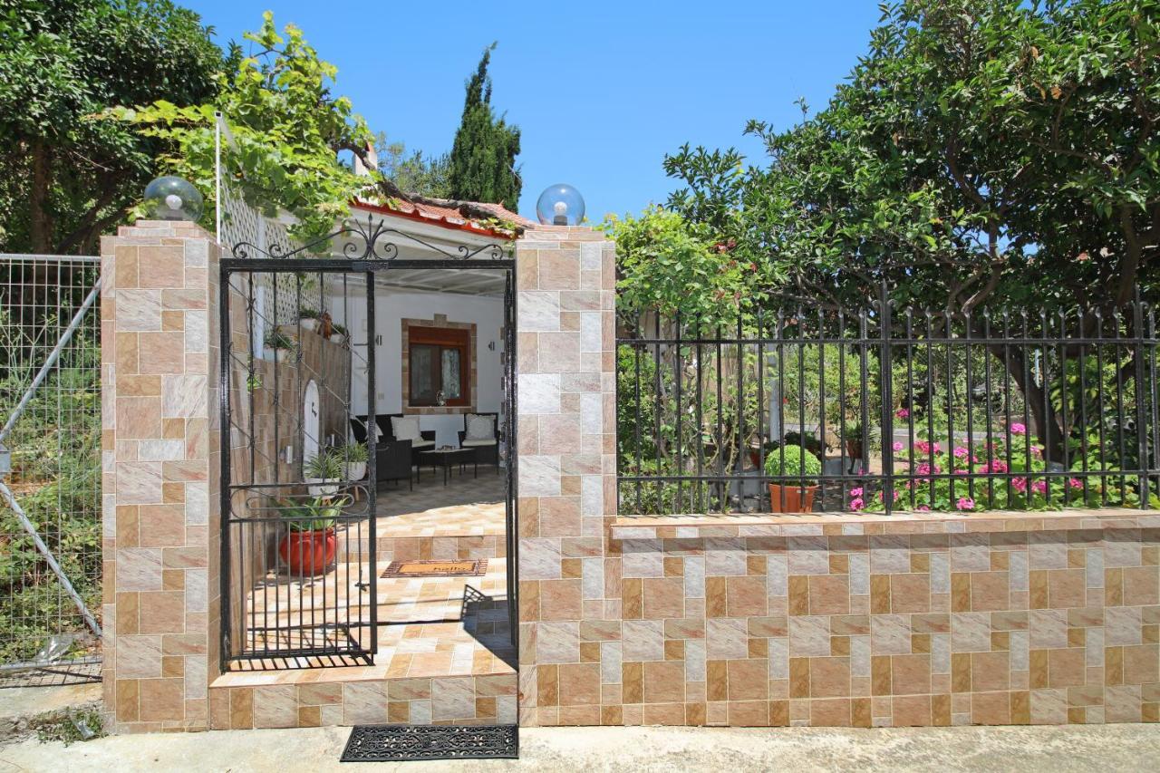 Vasia'S Small Villa Skopelos Town Exterior foto