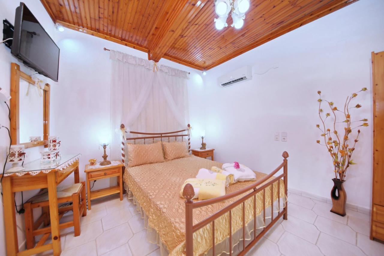 Vasia'S Small Villa Skopelos Town Exterior foto